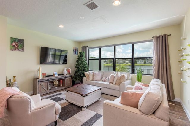 7528 Moonrise Drive, Lake Worth, FL 33467