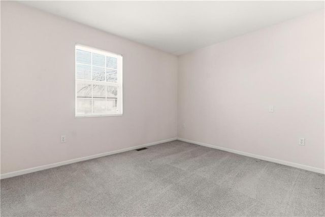 604 SW Hoke Lane, Lee's Summit, MO 64081