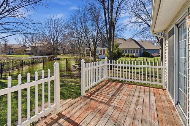 604 SW Hoke Lane, Lee's Summit, MO 64081