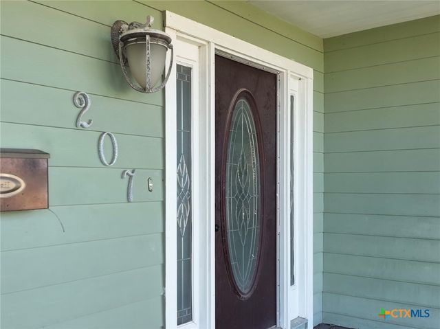 207 S Commerce Street, Port Lavaca, TX 77979