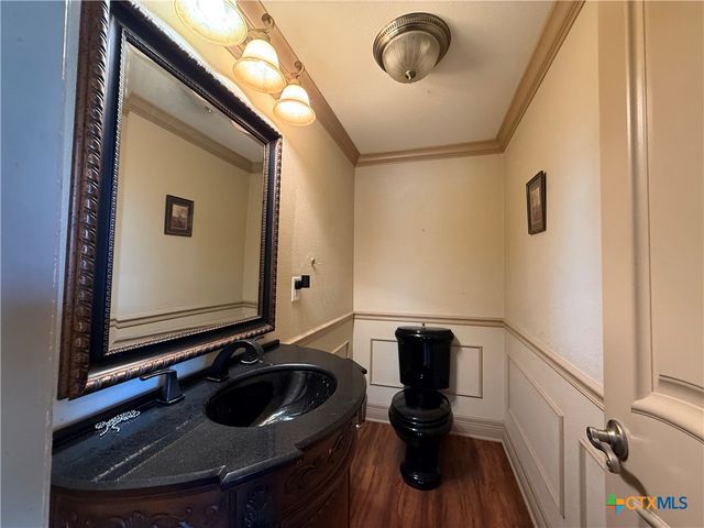 207 S Commerce Street, Port Lavaca, TX 77979