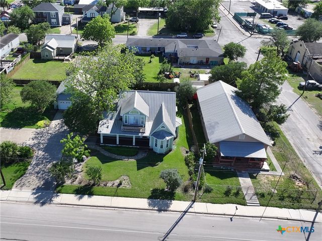 207 S Commerce Street, Port Lavaca, TX 77979