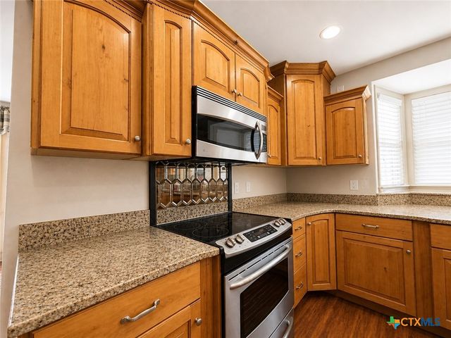207 S Commerce Street, Port Lavaca, TX 77979