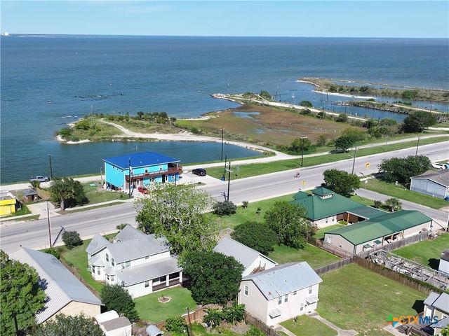 207 S Commerce Street, Port Lavaca, TX 77979