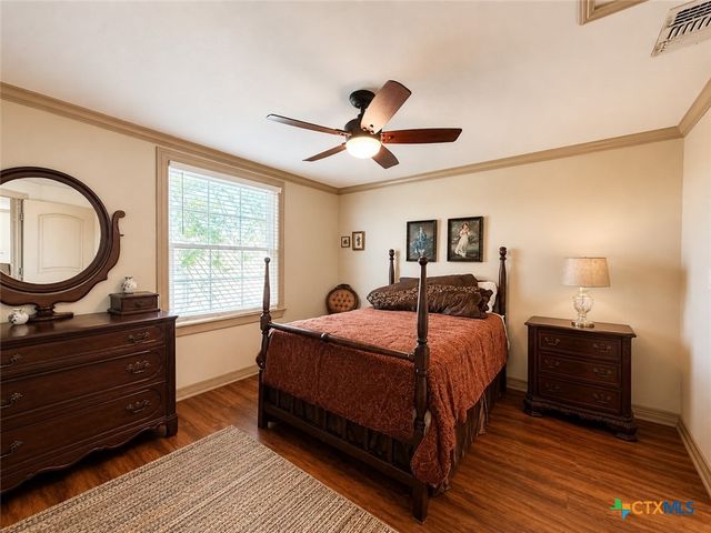 207 S Commerce Street, Port Lavaca, TX 77979