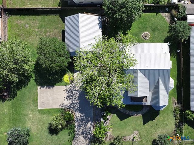 207 S Commerce Street, Port Lavaca, TX 77979