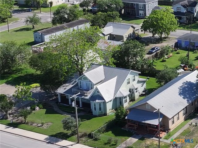 207 S Commerce Street, Port Lavaca, TX 77979