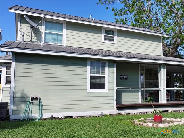 207 S Commerce Street, Port Lavaca, TX 77979