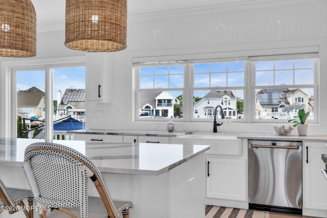 33 Amherst Drive, Bayville, NJ 08721