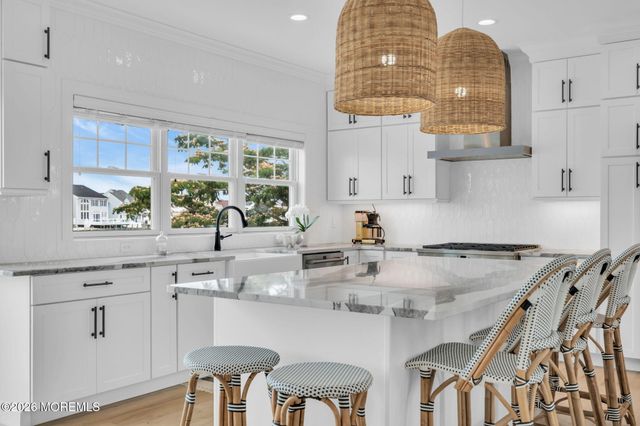 33 Amherst Drive, Bayville, NJ 08721