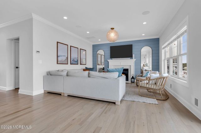 33 Amherst Drive, Bayville, NJ 08721