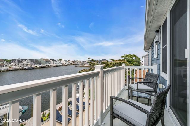 33 Amherst Drive, Bayville, NJ 08721