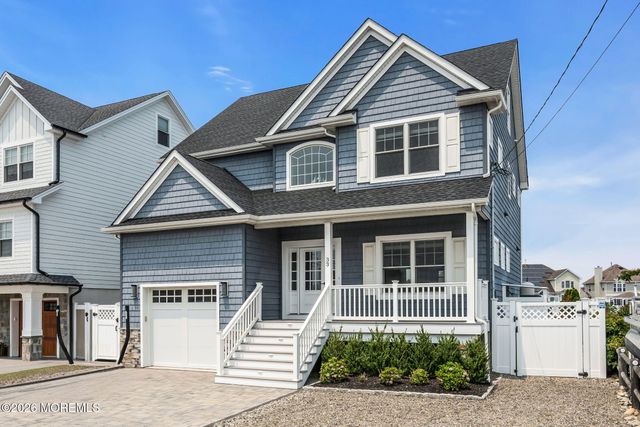 33 Amherst Drive, Bayville, NJ 08721