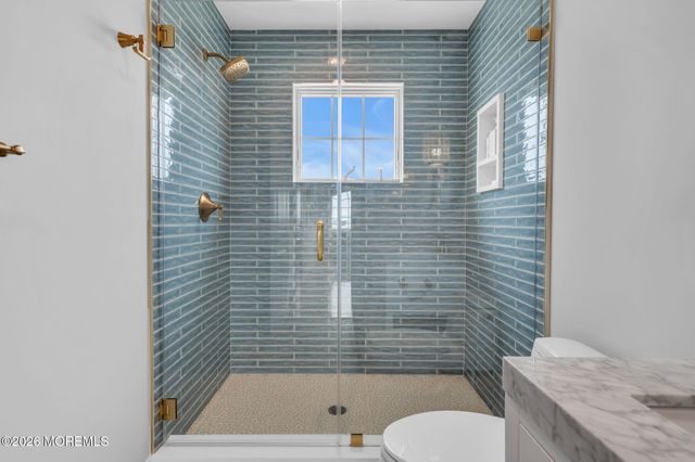 33 Amherst Drive, Bayville, NJ 08721