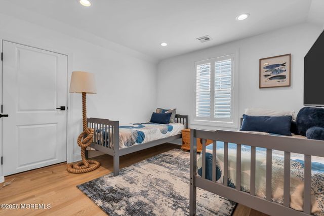 33 Amherst Drive, Bayville, NJ 08721