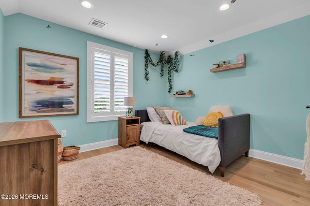 33 Amherst Drive, Bayville, NJ 08721