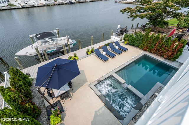 33 Amherst Drive, Bayville, NJ 08721