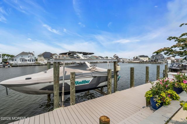 33 Amherst Drive, Bayville, NJ 08721