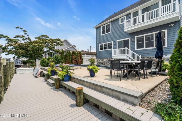33 Amherst Drive, Bayville, NJ 08721
