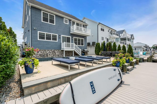 33 Amherst Drive, Bayville, NJ 08721