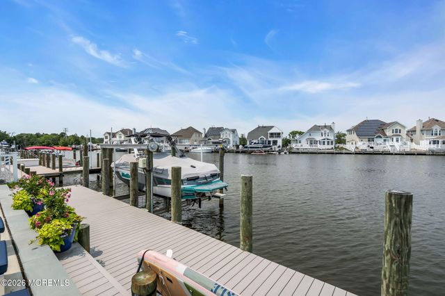 33 Amherst Drive, Bayville, NJ 08721