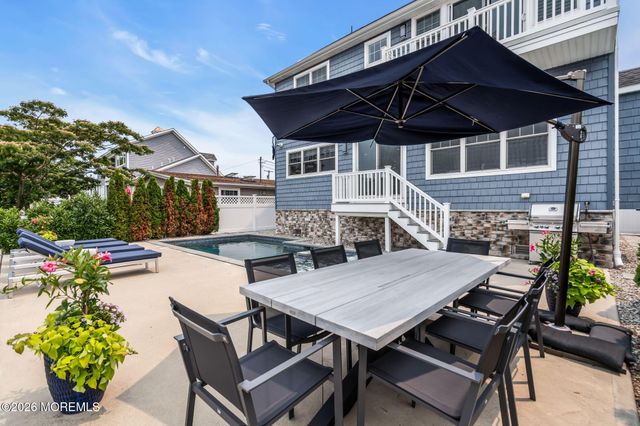 33 Amherst Drive, Bayville, NJ 08721