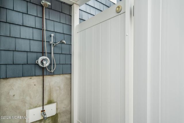 33 Amherst Drive, Bayville, NJ 08721
