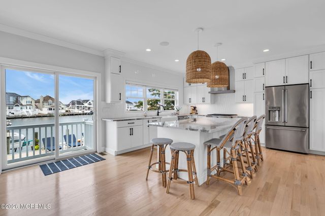 33 Amherst Drive, Bayville, NJ 08721