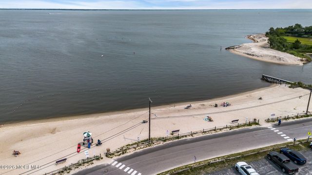33 Amherst Drive, Bayville, NJ 08721