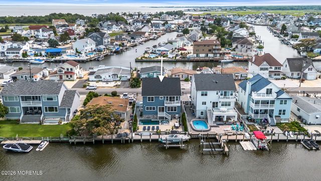 33 Amherst Drive, Bayville, NJ 08721