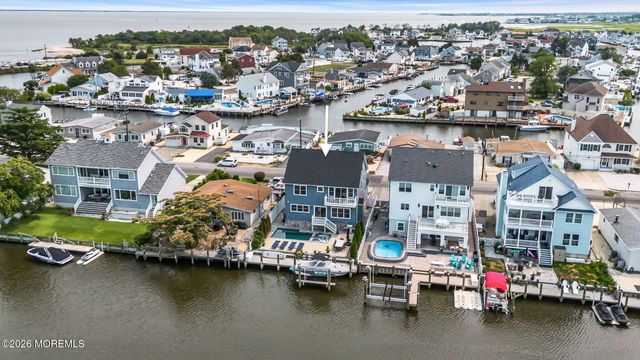 33 Amherst Drive, Bayville, NJ 08721
