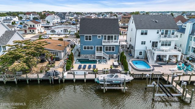 33 Amherst Drive, Bayville, NJ 08721