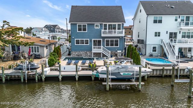 33 Amherst Drive, Bayville, NJ 08721