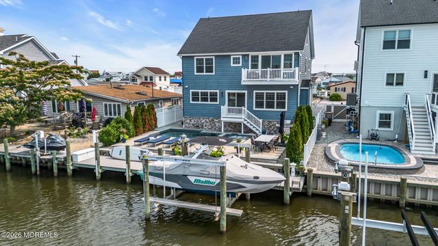33 Amherst Drive, Bayville, NJ 08721