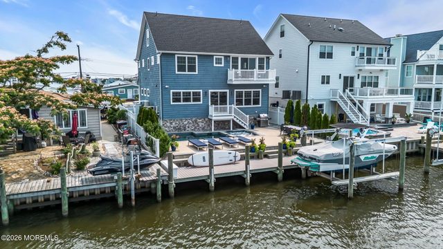 33 Amherst Drive, Bayville, NJ 08721