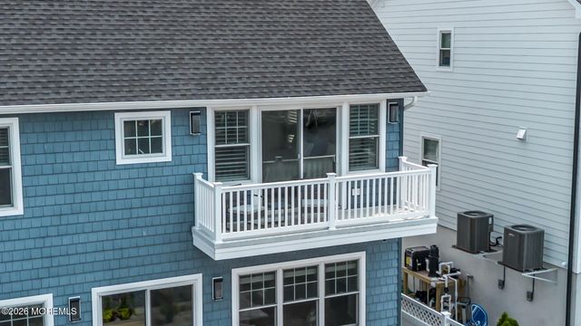 33 Amherst Drive, Bayville, NJ 08721