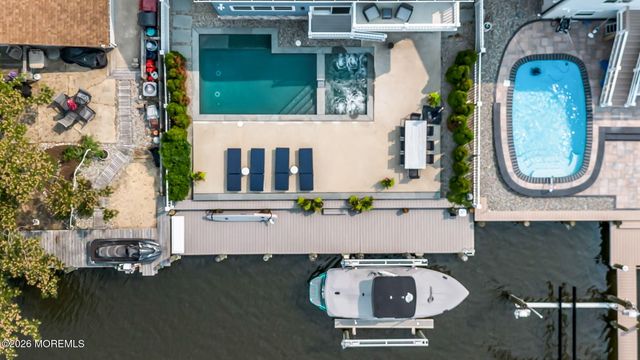 33 Amherst Drive, Bayville, NJ 08721