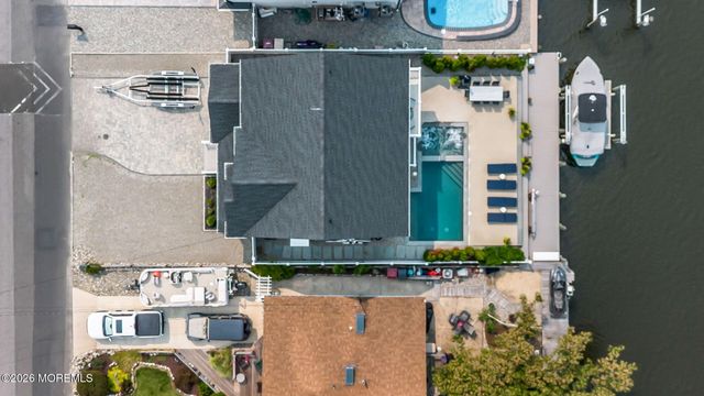 33 Amherst Drive, Bayville, NJ 08721