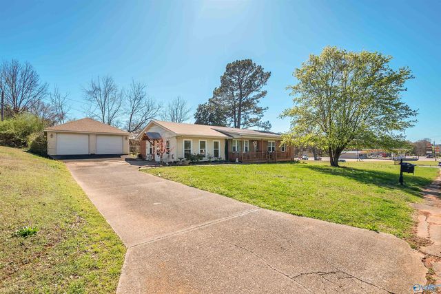 102 Springer Drive, Tuscumbia, AL 35674