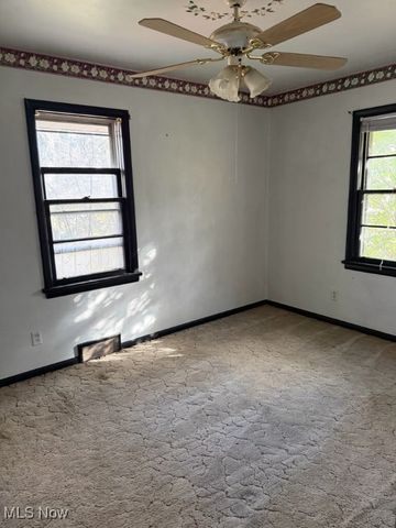 24 Hawthorne Lane, Chester, WV 26034