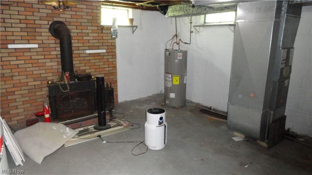 24 Hawthorne Lane, Chester, WV 26034