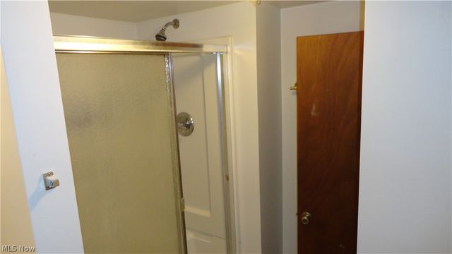 24 Hawthorne Lane, Chester, WV 26034