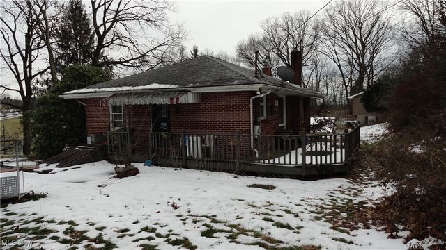 24 Hawthorne Lane, Chester, WV 26034