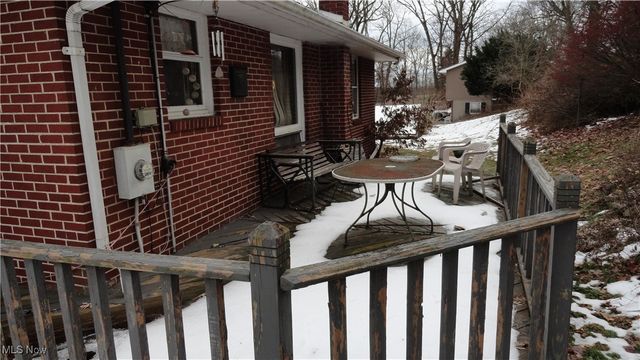 24 Hawthorne Lane, Chester, WV 26034