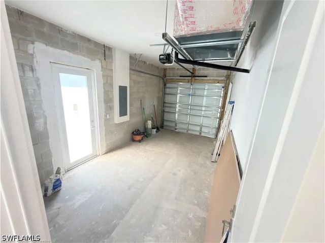 2504 71st ST W, Lehigh Acres, FL 33971