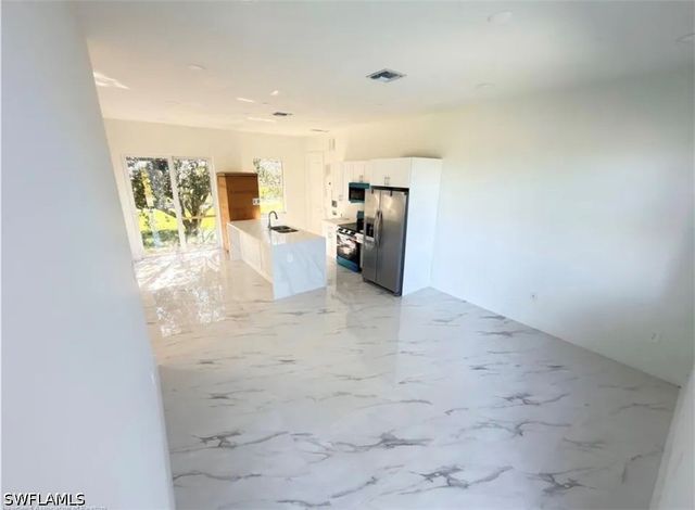 2504 71st ST W, Lehigh Acres, FL 33971