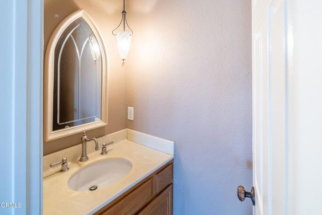 866 Congressional Road, Simi Valley, CA 93065