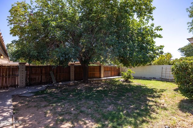 2234 E MISSOURI Avenue, Phoenix, AZ 85016