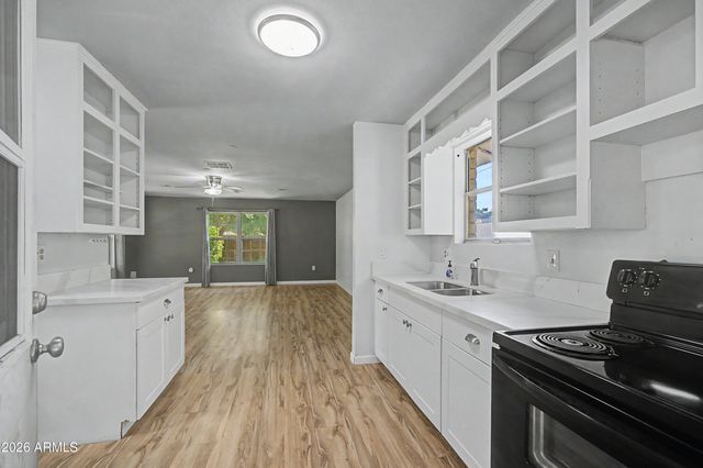 2234 E MISSOURI Avenue, Phoenix, AZ 85016