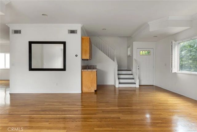 14328 Magnolia Boulevard 2, Sherman Oaks, CA 91423